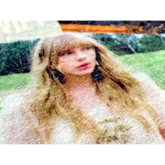 Taylor Swift Collage Small Throw Blanket 40x48 Soft Plush Wall Decor EUC‎ - Picture 7 of 16